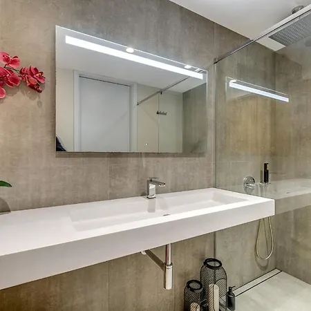 360 Stunning View 2 Floors Penthouse 3bd 2ba * Sofia