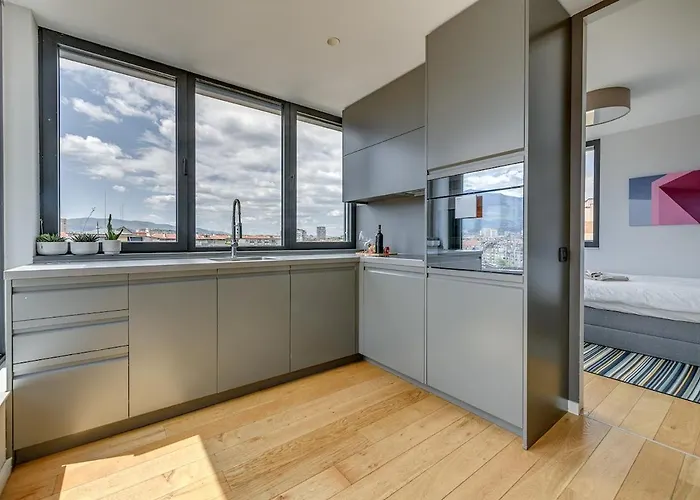 شقة 360 Stunning View 2 Floors Penthouse 3bd 2ba *