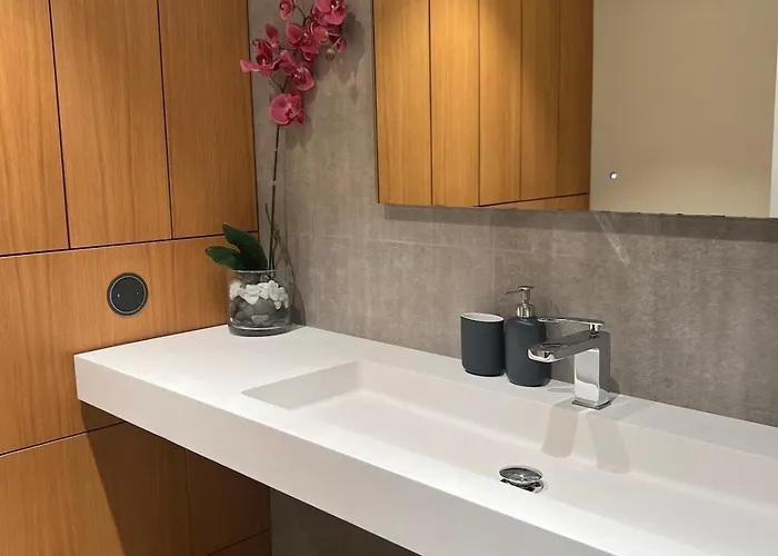 360 Stunning View 2 Floors Penthouse 3bd 2ba شقة