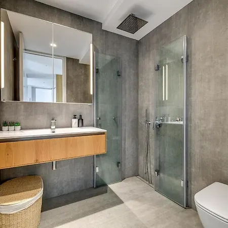 360 Stunning View 2 Floors Penthouse 3bd 2ba