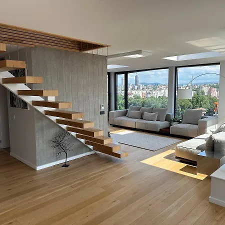 360 Stunning View 2 Floors Penthouse 3bd 2ba *