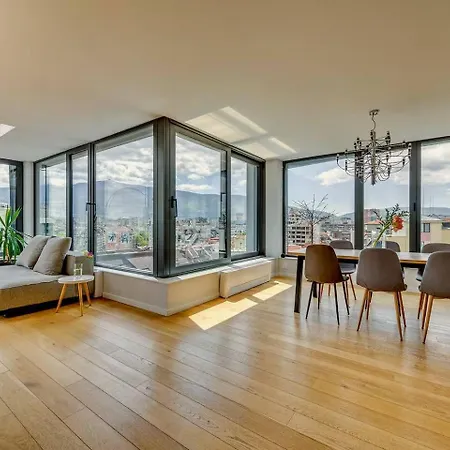 360 Stunning View 2 Floors Penthouse 3bd 2ba *