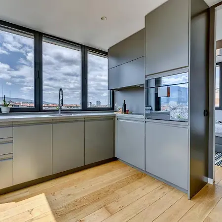 360 Stunning View 2 Floors Penthouse 3bd 2ba