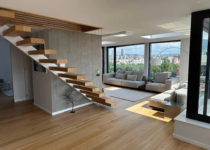 360 Stunning View 2 Floors Penthouse 3bd 2ba *