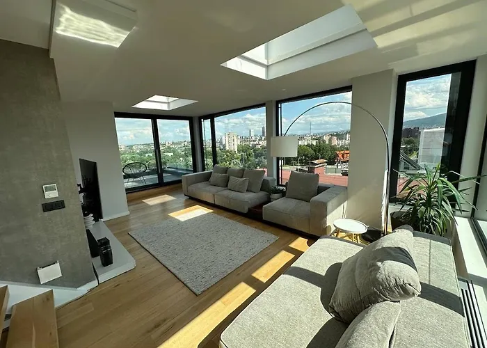 360 Stunning View 2 Floors Penthouse 3bd 2ba