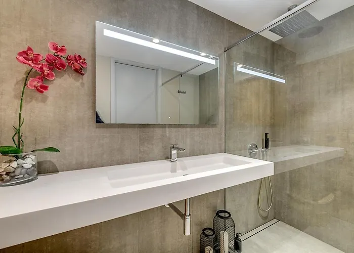 360 Stunning View 2 Floors Penthouse 3bd 2ba * Sofia